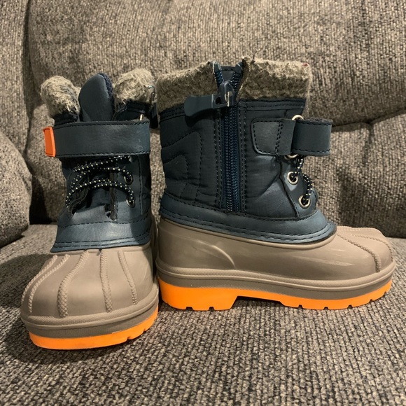 Toddler winter boots size 6 - Picture 2 of 4